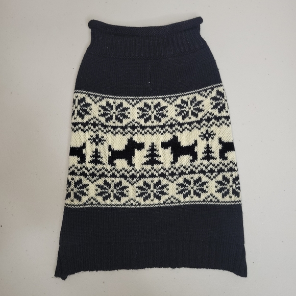 Elegant Black and Cream Dog Sweater - Picture 2 of 5